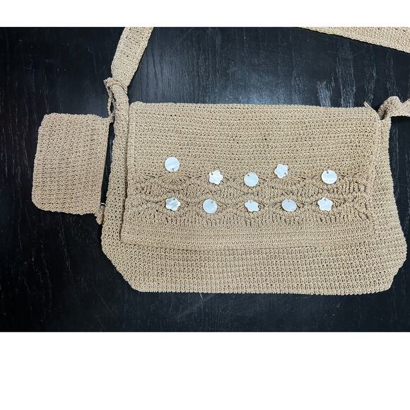 Y2K woven knit handbag- beige with shaped shell accents - includes coin purse - Picture 3 of 7